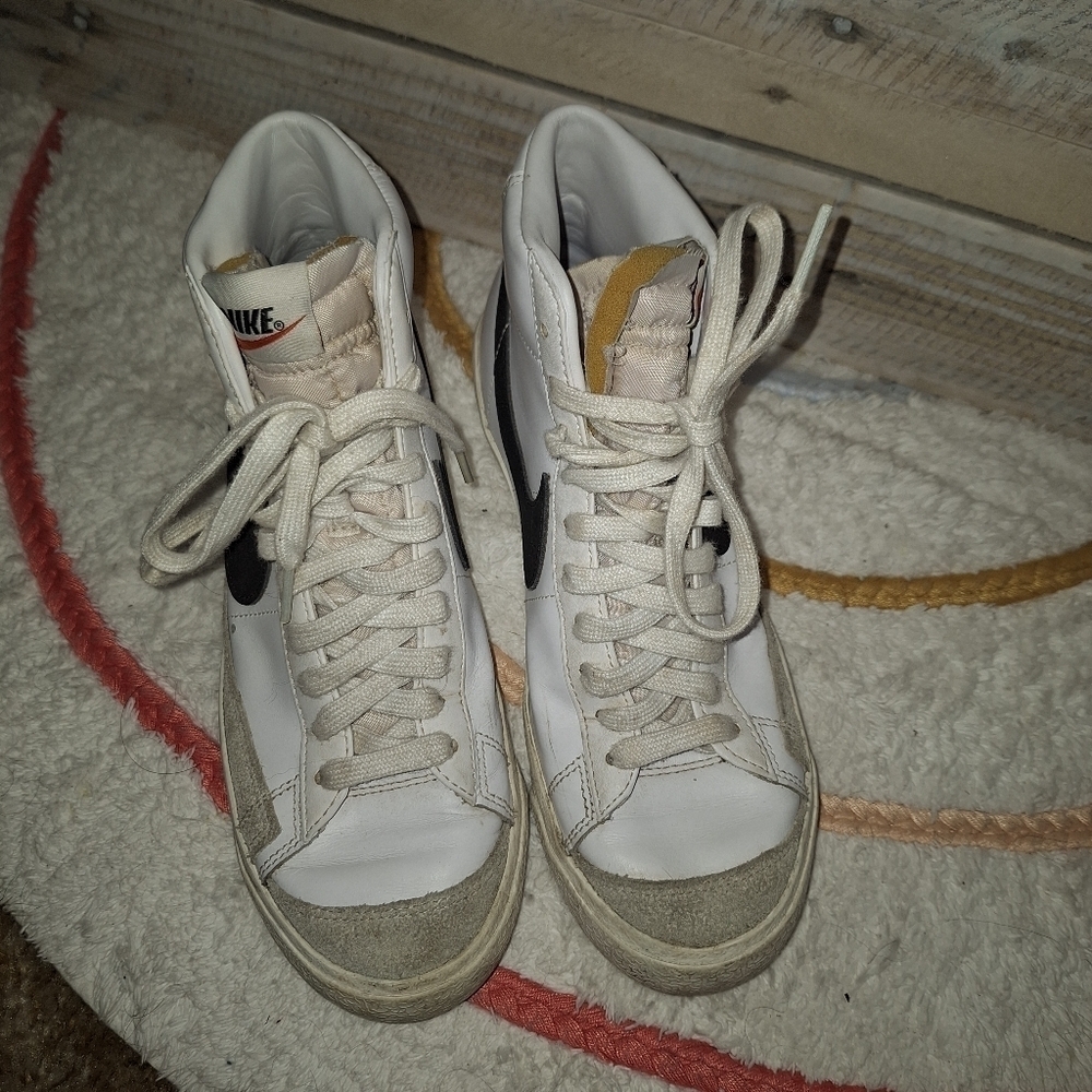 Nike Blazer Mid 77 Vintage sneakers shoes size 8.5 - Picture 2 of 7